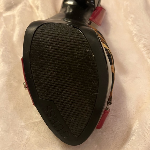 Guess platform peep toe sling backs 8.5. Red patent leather & leopard pattern. - Picture 8 of 12